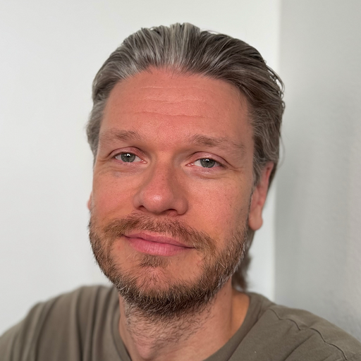 Profile photo for Andrew de Lisle