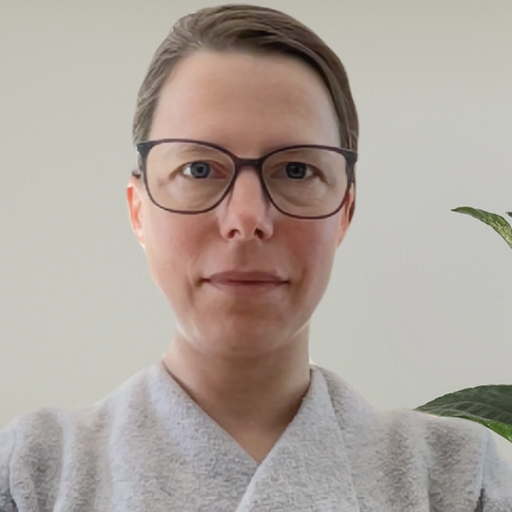 Profile photo for Veronika Warren