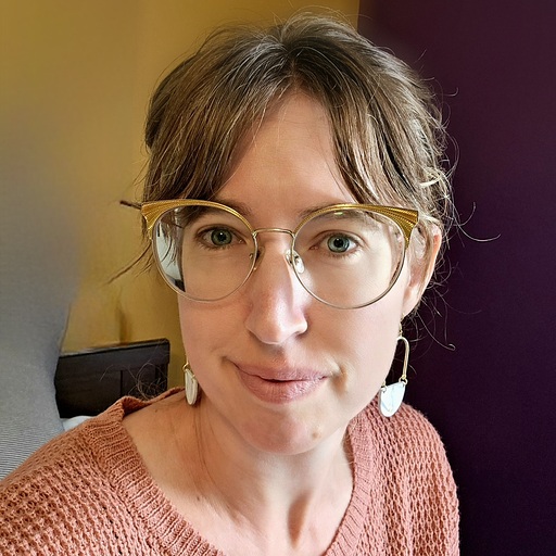 Kate Scott headshot