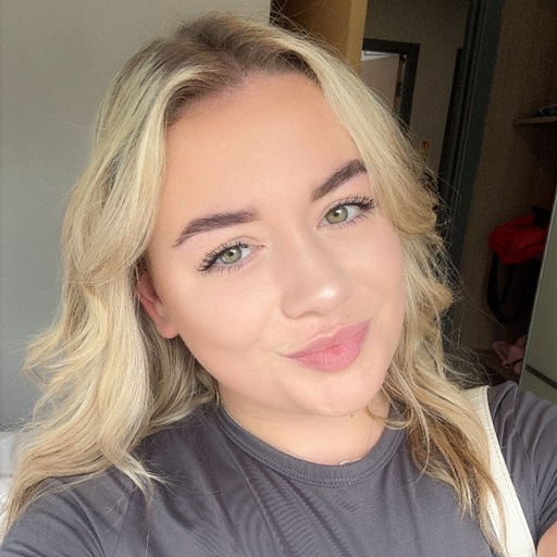 Profile photo for Anna Barwick